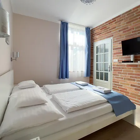 Anova Apartman Gyula Exterior foto