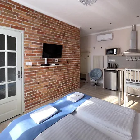Anova Apartman Gyula Exterior foto