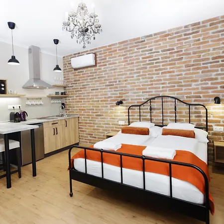 Anova Apartman Gyula Exterior foto