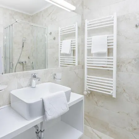 Anova Apartman Gyula Exterior foto