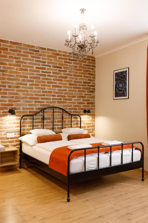 Apartment Anova