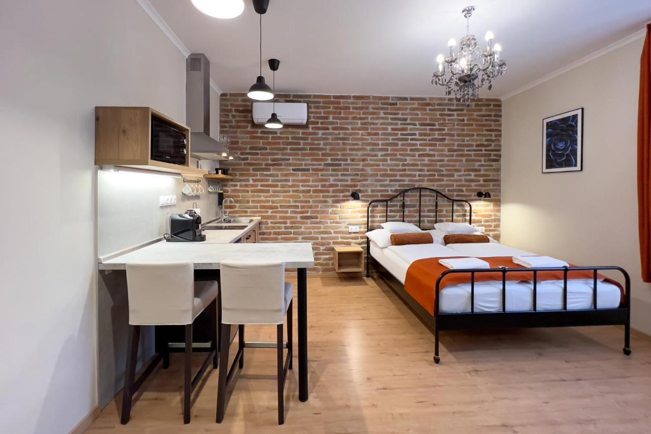 Apartment Anova *